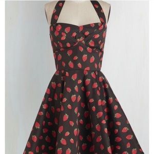 Traveling cupcakes dress in strawberries